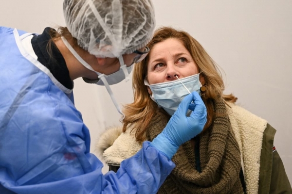   СМИ: На юге Франции обнаружен новый штамм коронавируса 