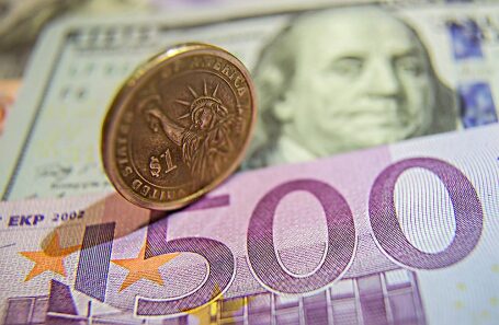 Валютные хроники: Россия лишилась британских фунтов, а клиенты «Финама» не смогут выводить доллары и евро