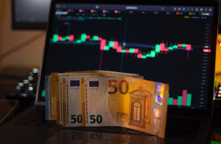 Падение доллара и евро и рост на Мосбирже. Обзор финансового рынка от 29 августа
